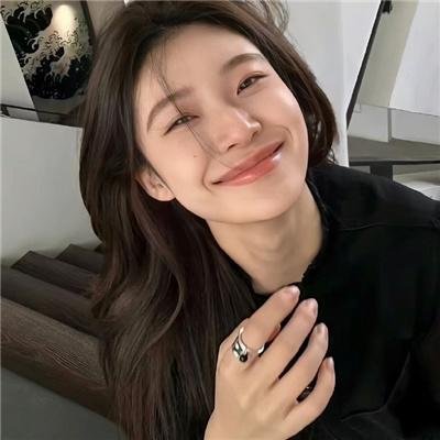 女王蜂游戏 封面
